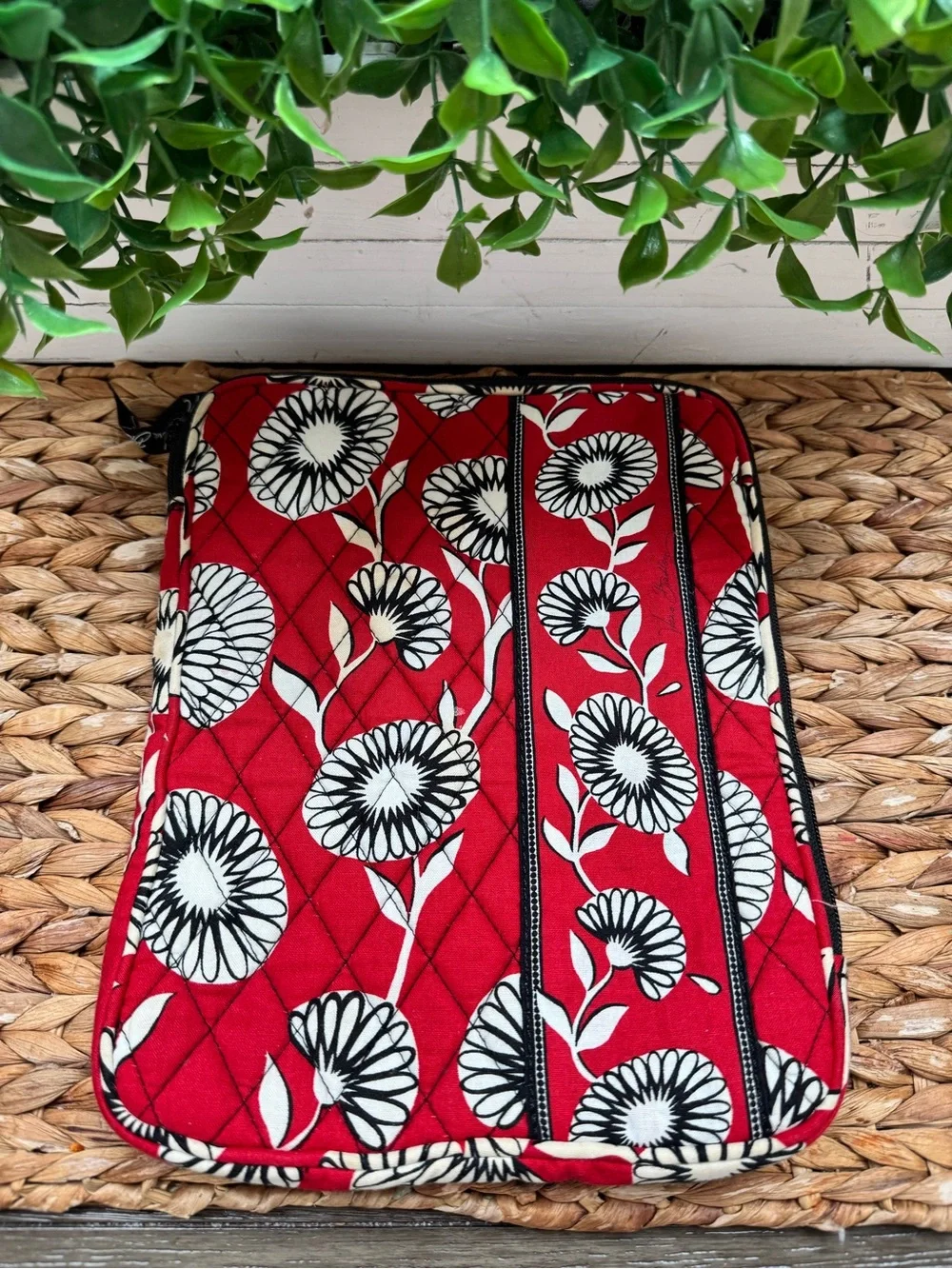 Vera Bradley Deco Daisy Small Quilted Tablet Sleeve